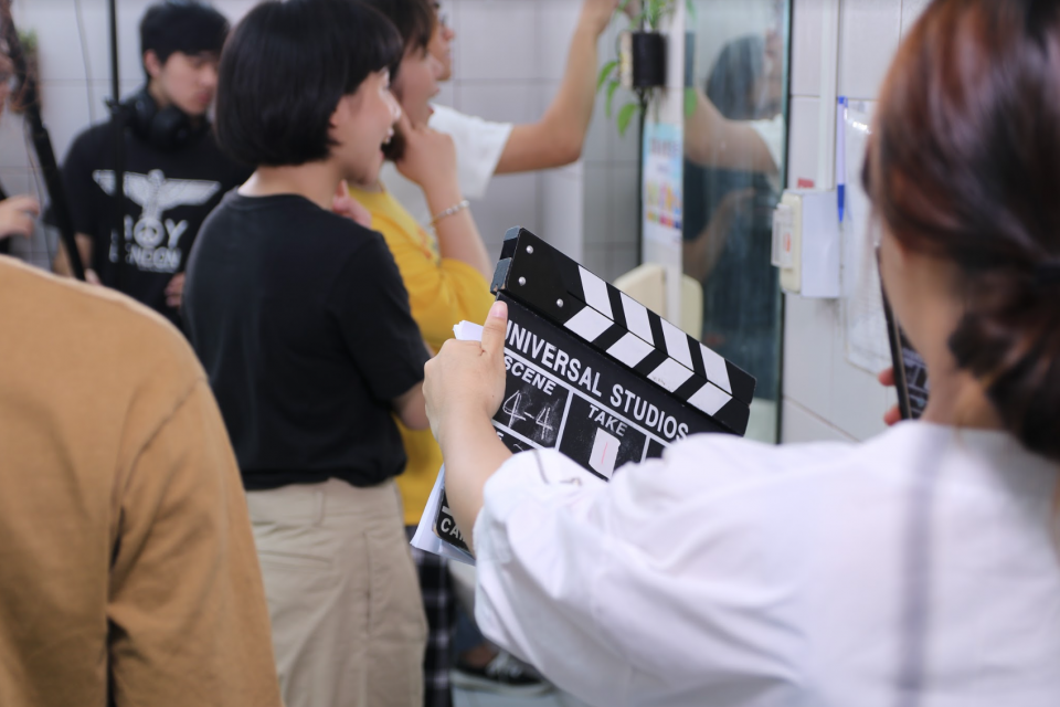 微笑補習班開鏡側拍